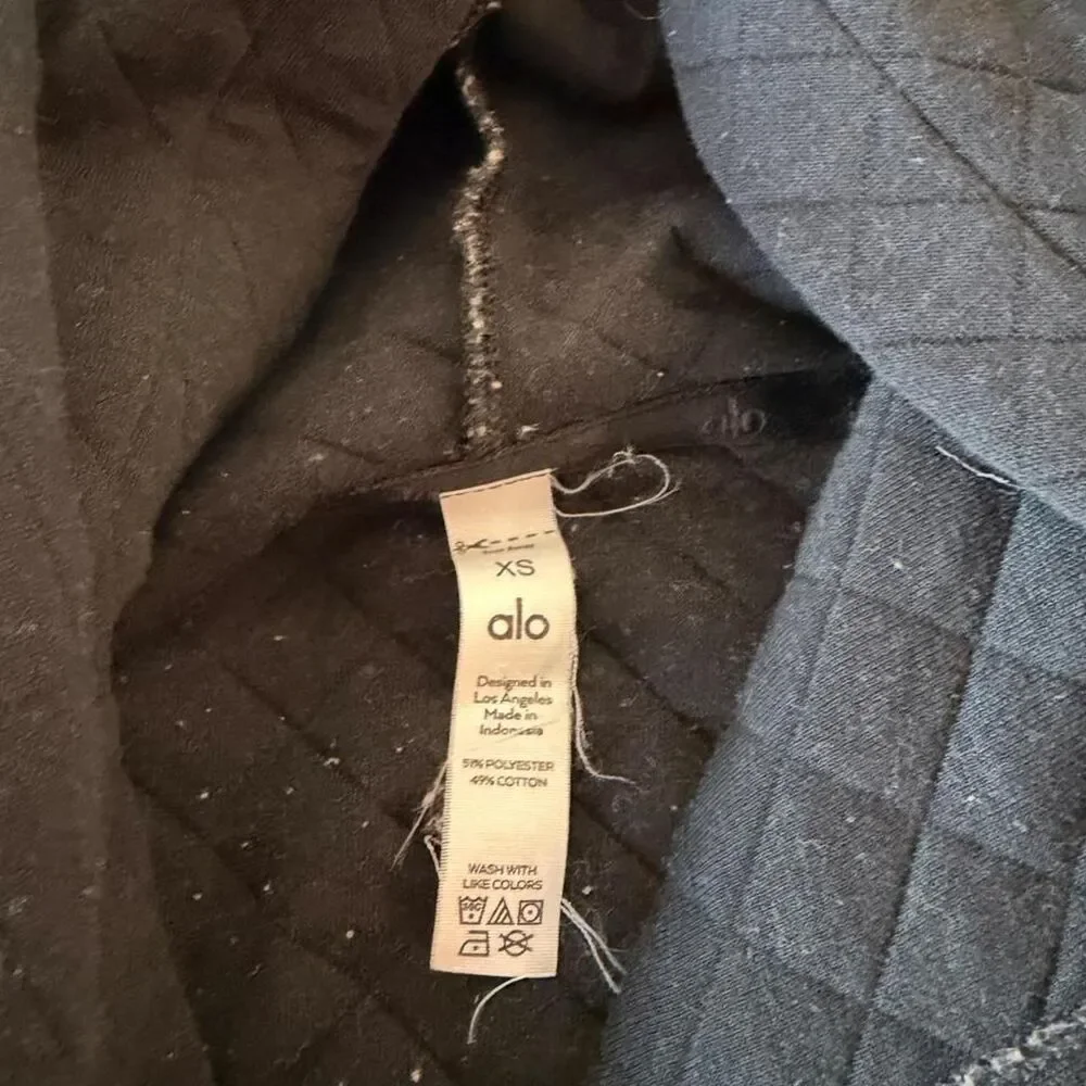 ALO Quilted Cropped Arena Hoodie Black Size XS